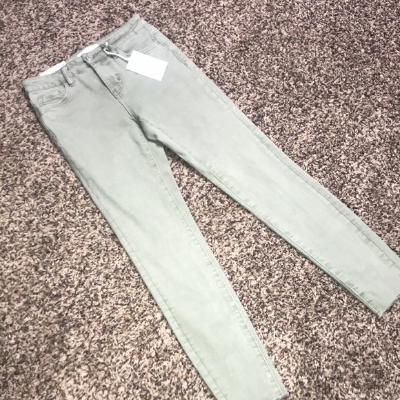 VERVET Mid-Rise Ankle Skinny Stretch Jean in Sage Green | NWT! - Picture 4 of 10
